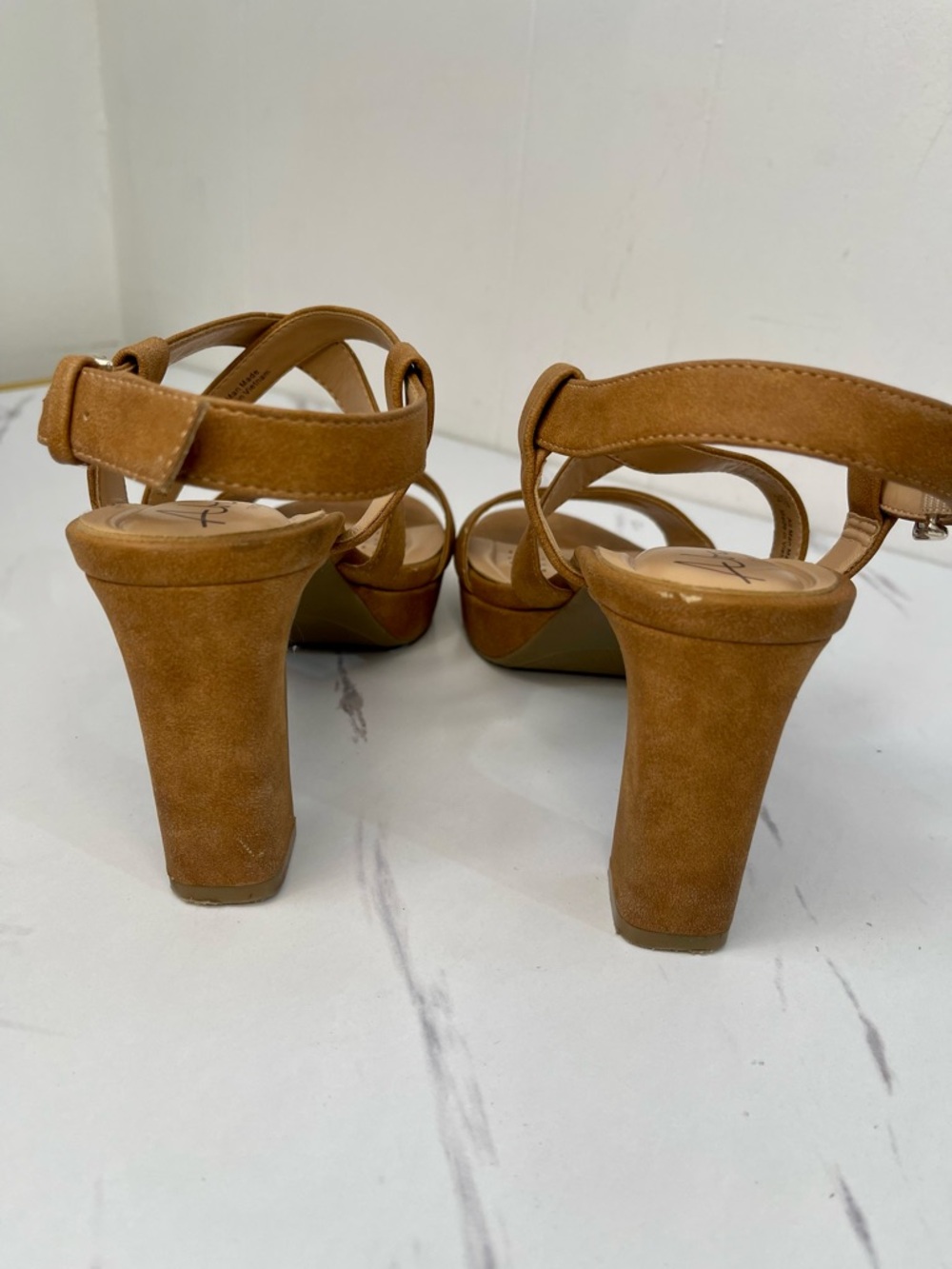 Abella Suede Crisscross Platform Block Heels Sandals in Camel Brown Size 7M - Picture 4 of 9
